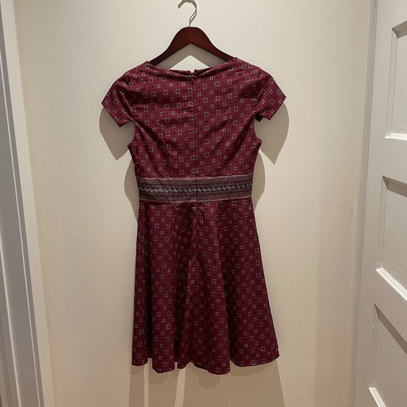 Darling Burgundy Patterned Size 8 Dress - Picture 2 of 4